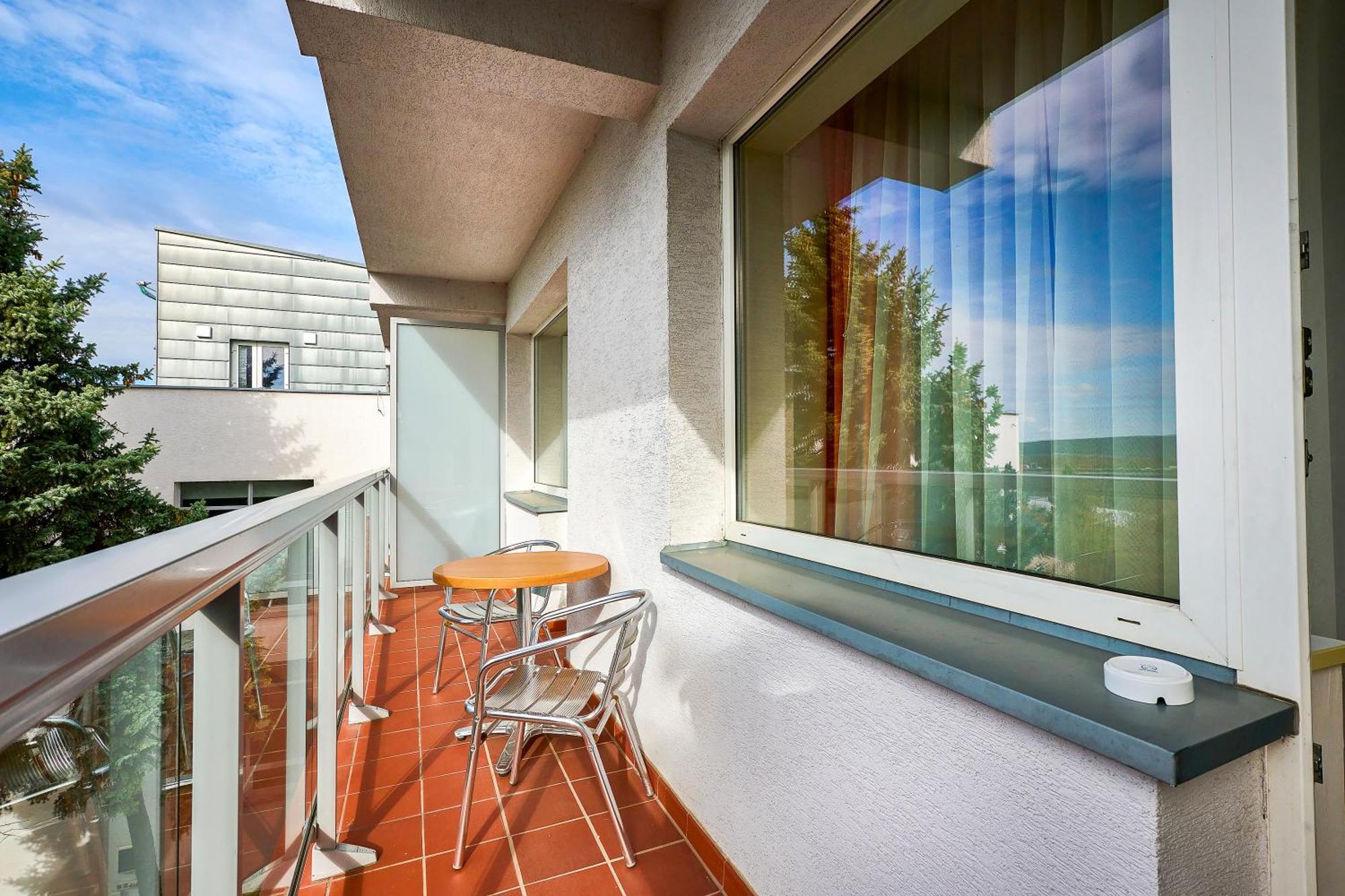 Single Room Balcony