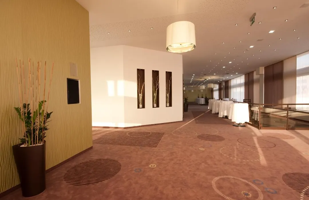 Holiday Inn Bratislava-1
