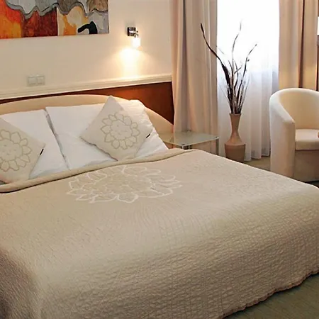 Hotel Medium-2